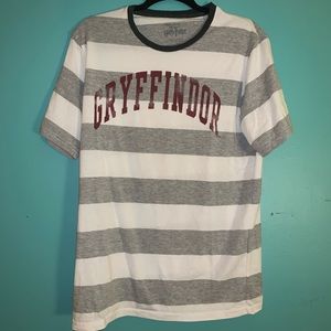 Wizarding World of Harry Potter Gryffindor tee LG